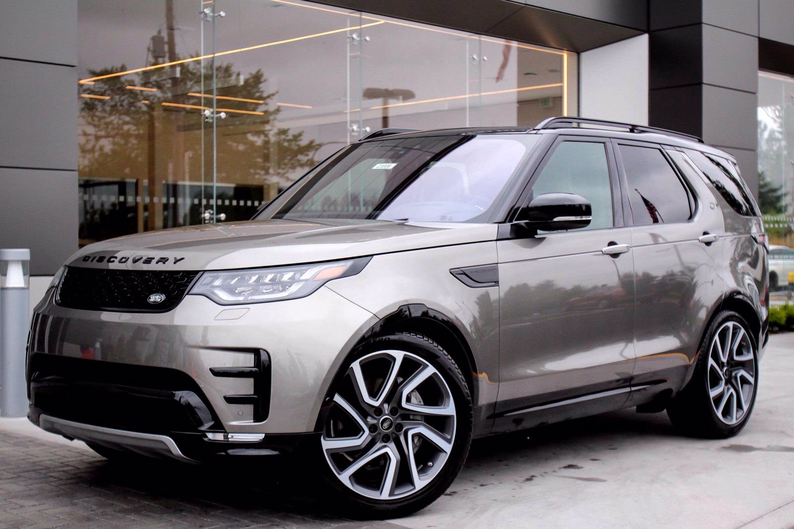 New 2020 Land Rover Discovery HSE Luxury Sport Utility In Lynnwood 