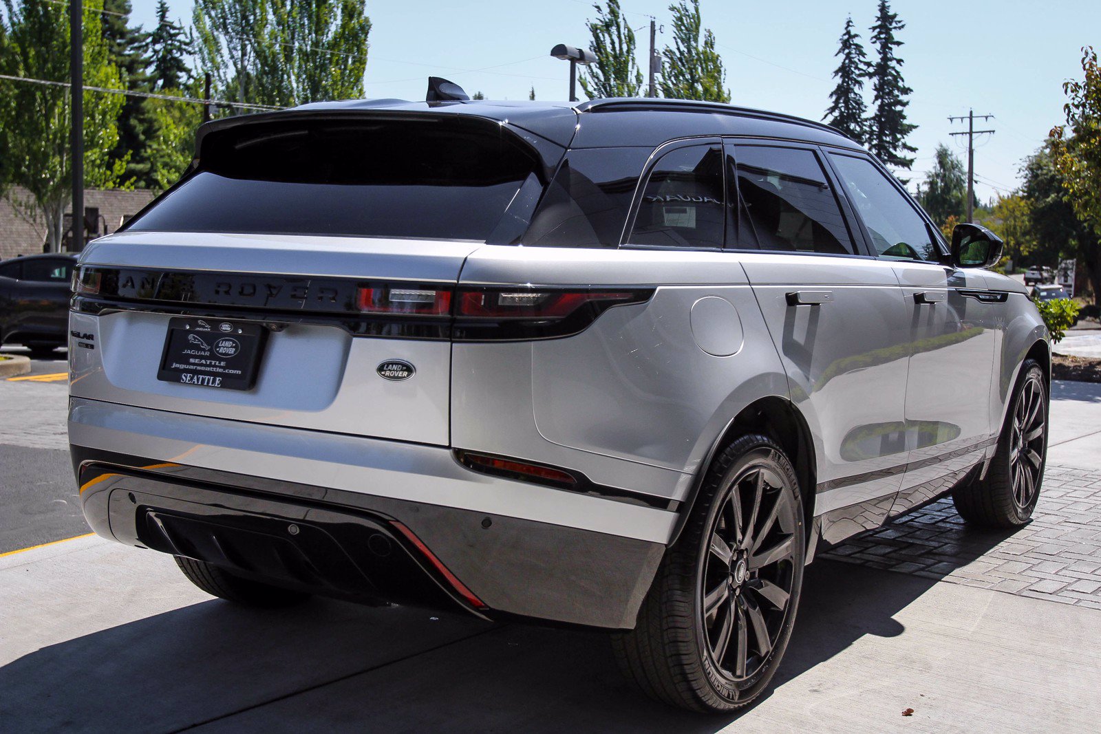 New 2020 Land Rover Range Rover Velar R-Dynamic S Sport Utility in ...